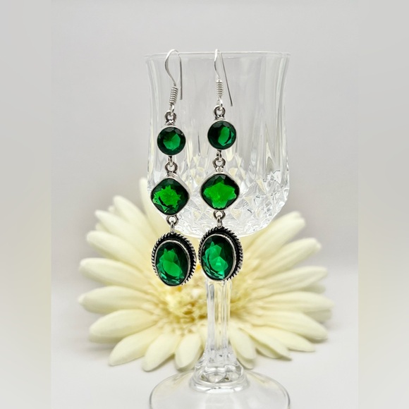 GREEN QUARTZ EARRINGS - Picture 9 of 14